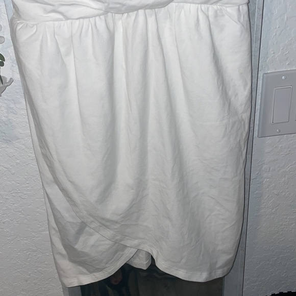 In Style for Summer Bright Colgate White! VS “bra top” all white tulip hem - Picture 2 of 4